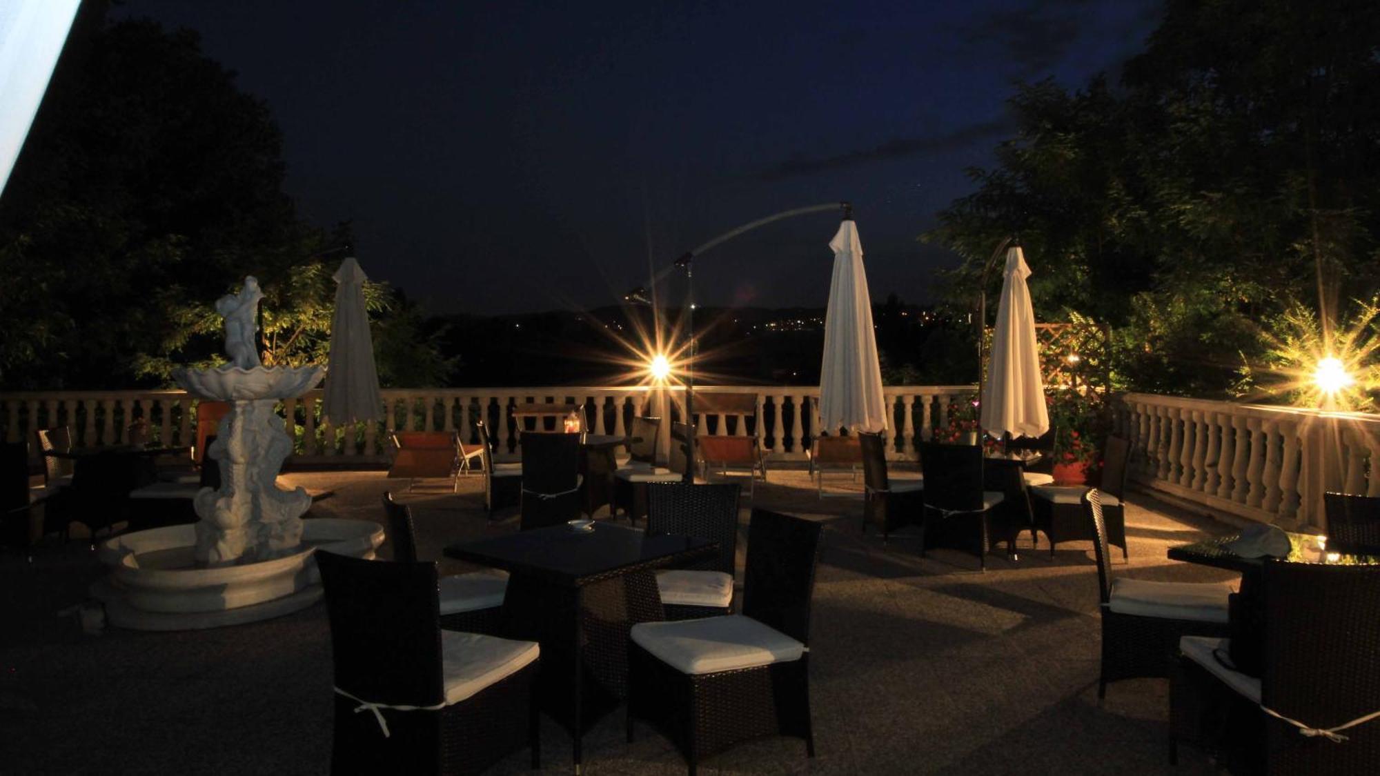 Borgo Dei Poeti Romantik Hotel Manerba del Garda Exterior foto
