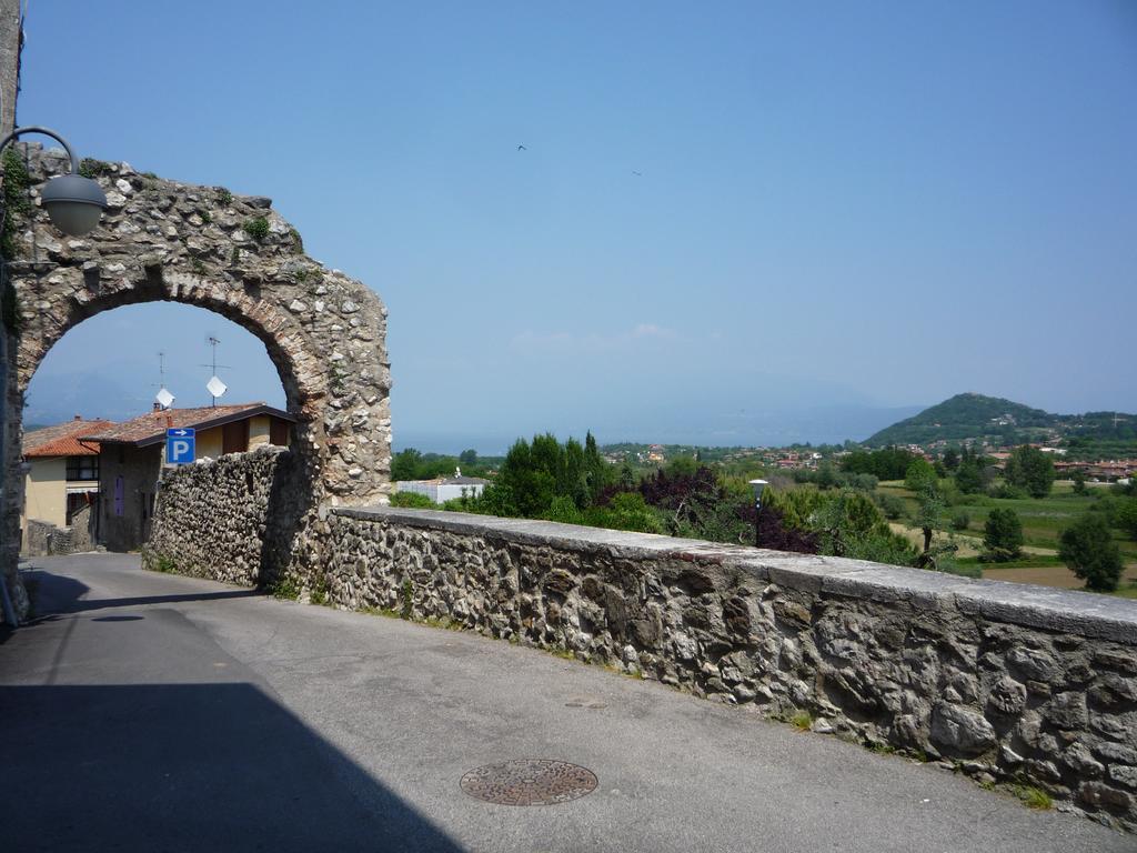 Borgo Dei Poeti Romantik Hotel Manerba del Garda Exterior foto