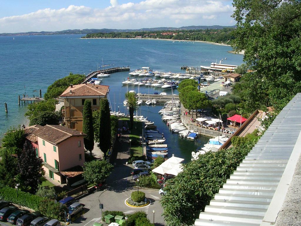Borgo Dei Poeti Romantik Hotel Manerba del Garda Exterior foto